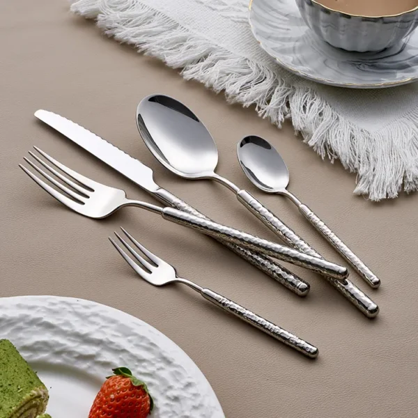 New design High quality and polished stainless steel cutlery set